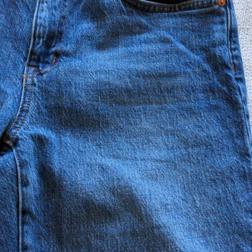 New Madewell slim boy blue jeans.  Size 28.  38" long Medium Blue Wash, Premium - Picture 8 of 9